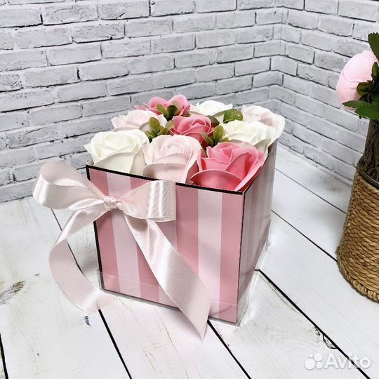 Букет из мыльных цветов в коробочке трапеция, гмр