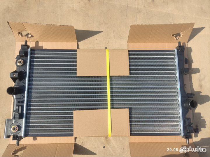 Радиатор охлаждения двигателя Chevrolet Cruze