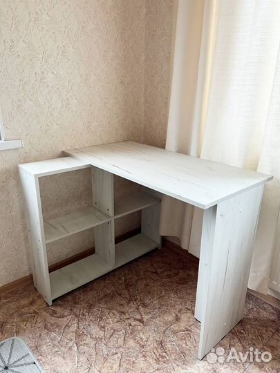 Детский письменный стол