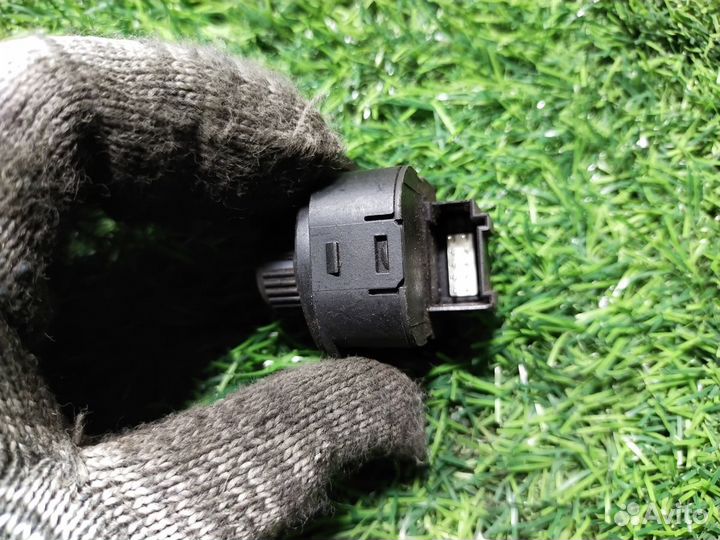 Переключатель регулировки зеркала Volkswagen Polo