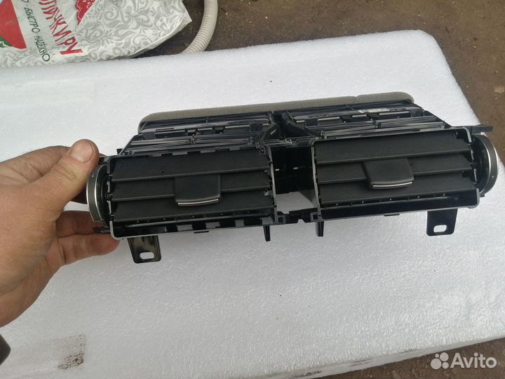 Дефлектор салона центральный Range Rover Sport 2