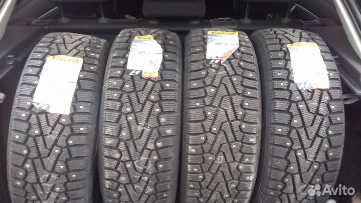 Pirelli Formula Ice 215/70 R16