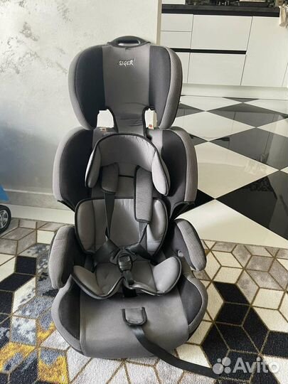 Детское автокресло универсальное 9 до 36 кг