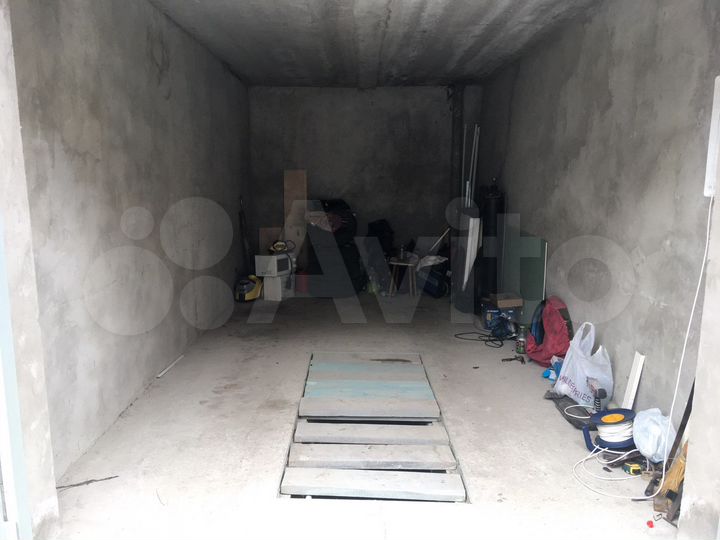 Гараж, > 30 м²