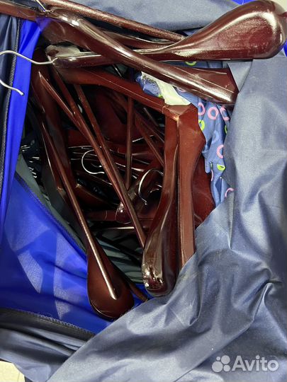 Деревянные вешалки для одежды