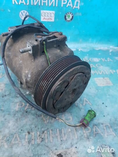 Компрессор кондиционера Audi a6 c4. 4A0260805AD