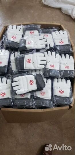 Перчатки для единоборств