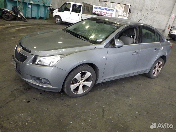 Знак аварийной остановки chevrolet cruze J300 2010