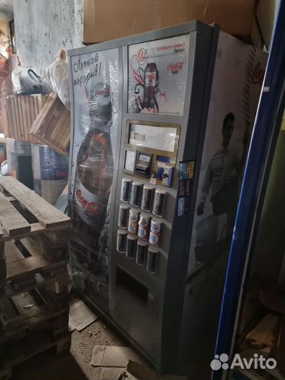 Вендинговый Торговый Аппарат vendo 680 бу Европа