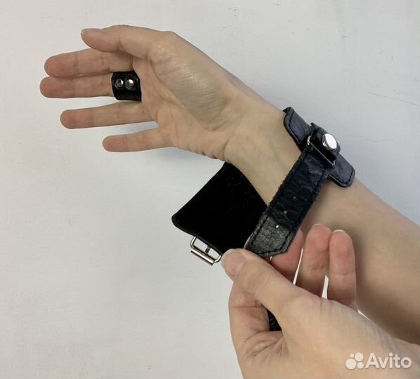 Краги (наручники- браслеты) из кожи с шипами