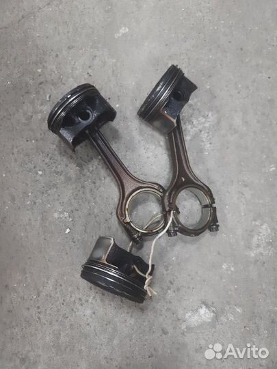 Поршень с шатуном Volkswagen Polo sedan CWV 1.6L