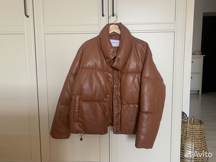 Кожаный пуховик Stradivarius