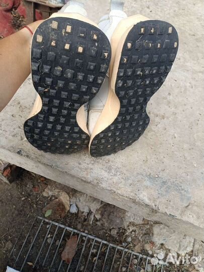 Кроссовки женские