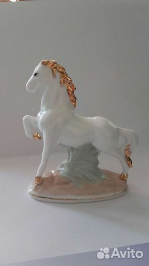 Статуэтка Лошадь, фарфор. Новая