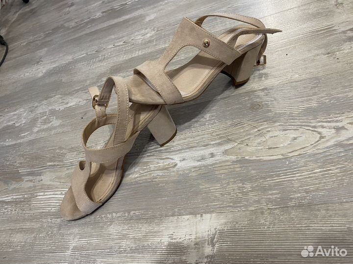 Босоножки женские 37 размер