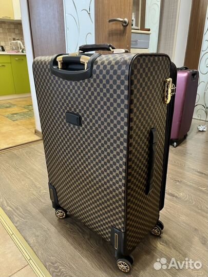 Чемодан на колесах большой xl