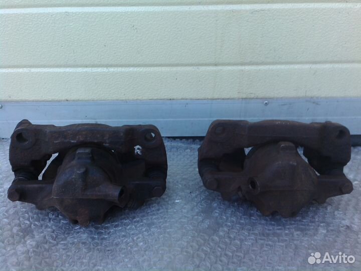 Рено Сценик 1 передний правый суппорт