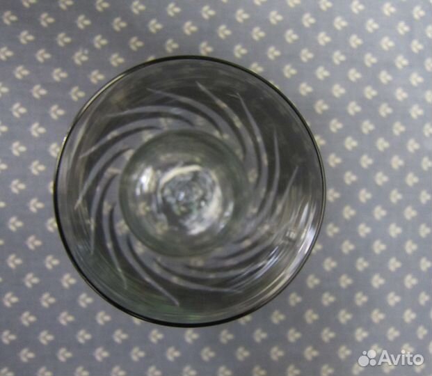 Набор стеклянных стаканов