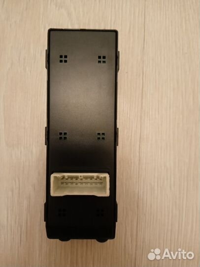 Блок управления стеклоподъемником для Hyundai IX25