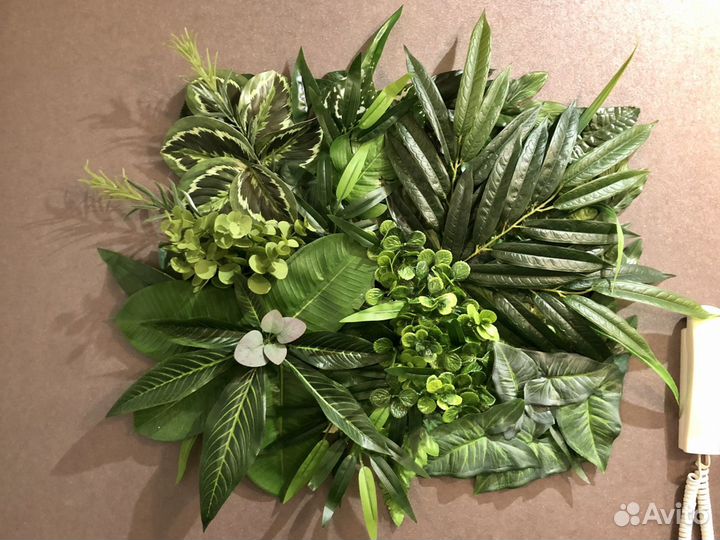 Декоративное панно из искусственных цветов