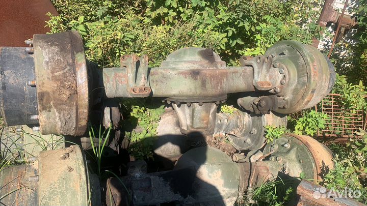 Задний мост т150