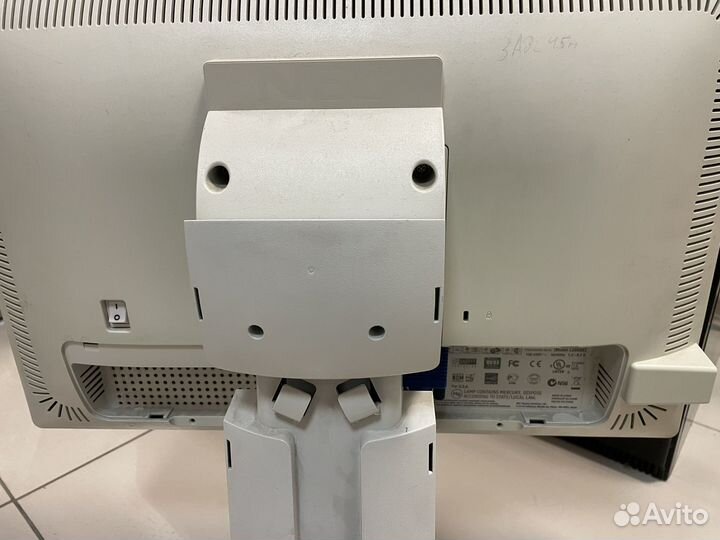 Мониторы и клавиатуры