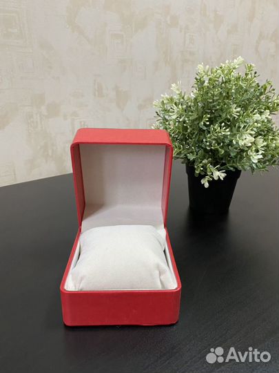 Подарочная коробка