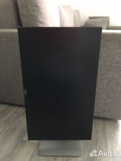 Монитор Dell