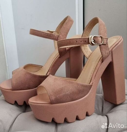 Босоножки женские