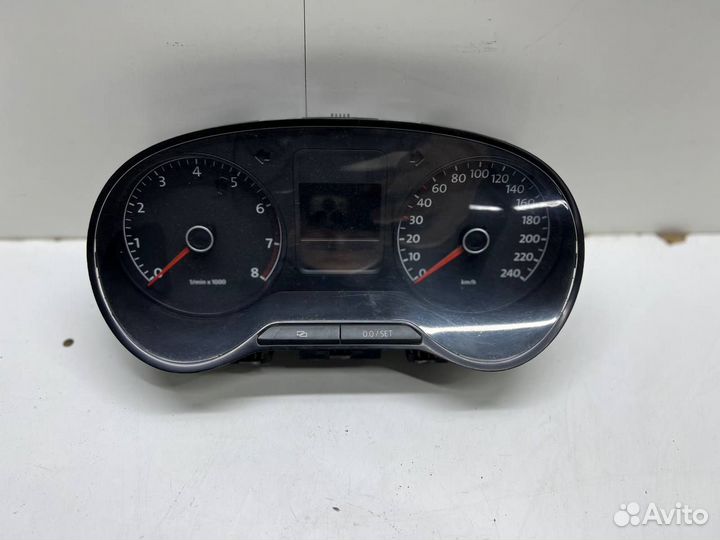 Панель приборов Volkswagen Polo 2011