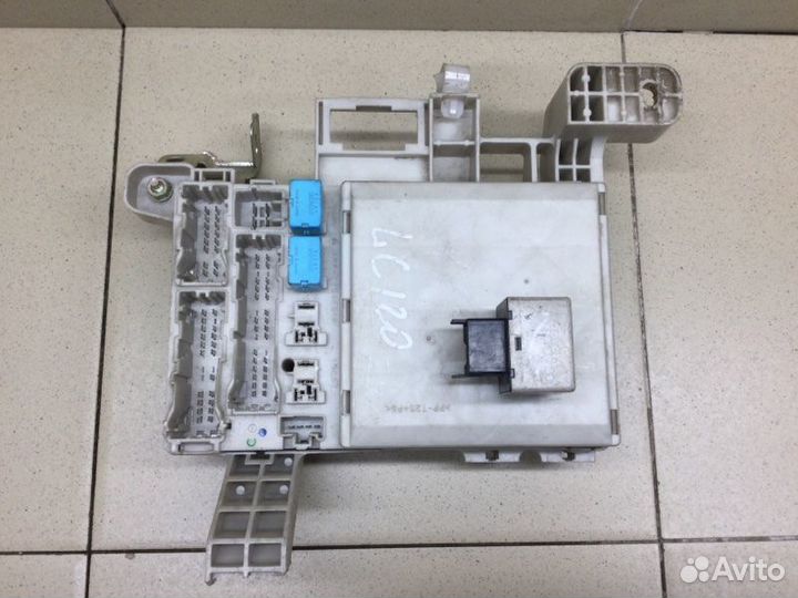 Блок предохранителей Toyota Land Cruiser Prado 120