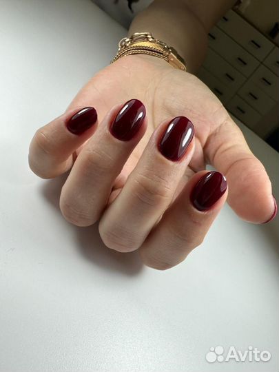 Модель на маникюр с покрытием гель лак