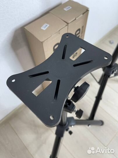 Стойки для студийных мониторов, стойки для колонок