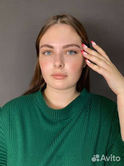 Наращивание ресниц, оформление бровей