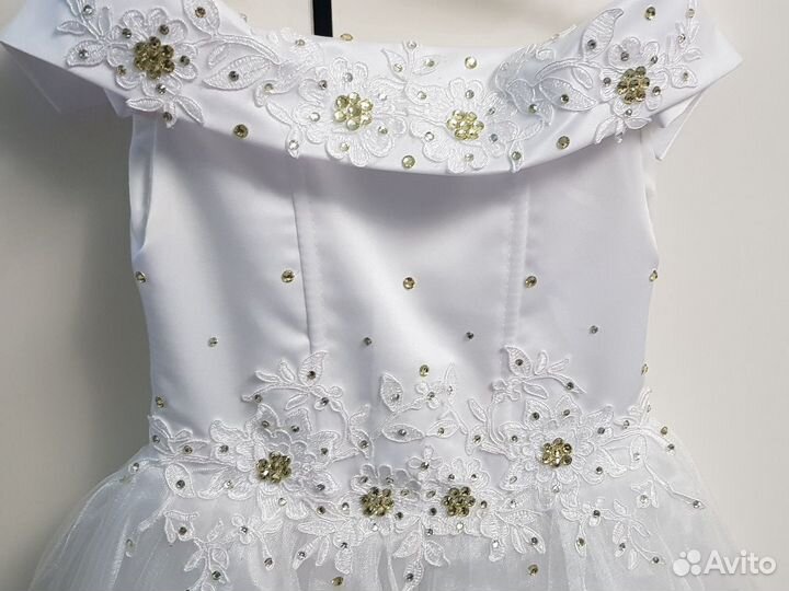 Нарядное платье с меховой накидкой