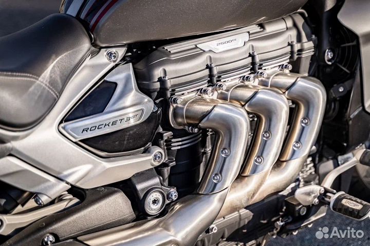 Прокат аренда мотоциклов Triumph Rocket 3