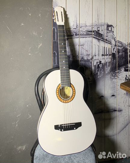 Гитара акустическая белая 4/4