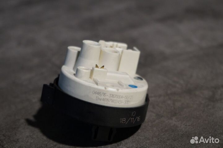 Прессостат Whirpool Bosch 37670004-50/25