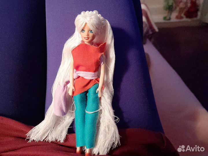 Маленькая кукла для доставки