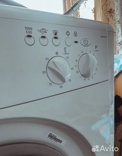 Узкая стиральная машина Indesit