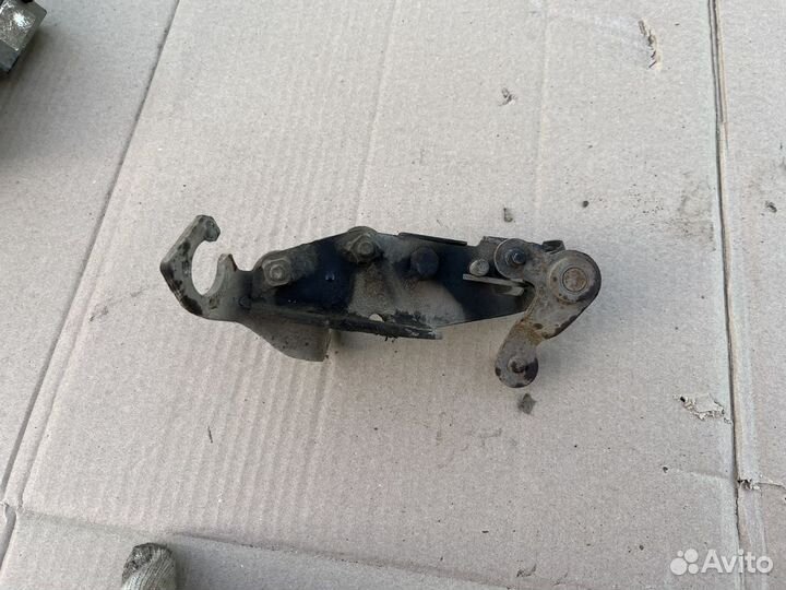 Кронштейн троса кпп Хендай Гетц