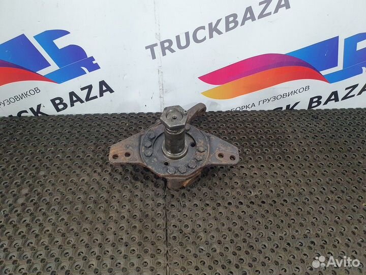 Кулак поворотный передний