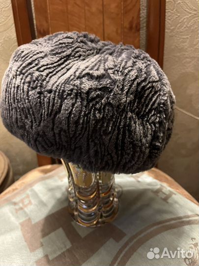 Меховой берет женский