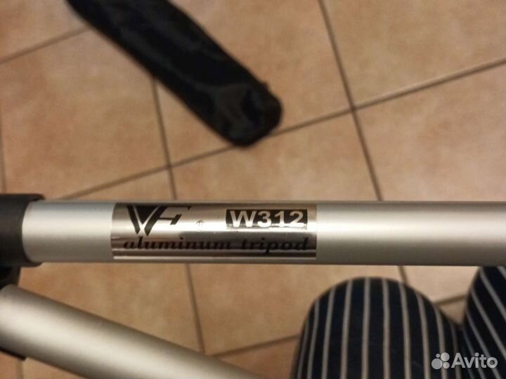 Штатив для фотоаппарата canon