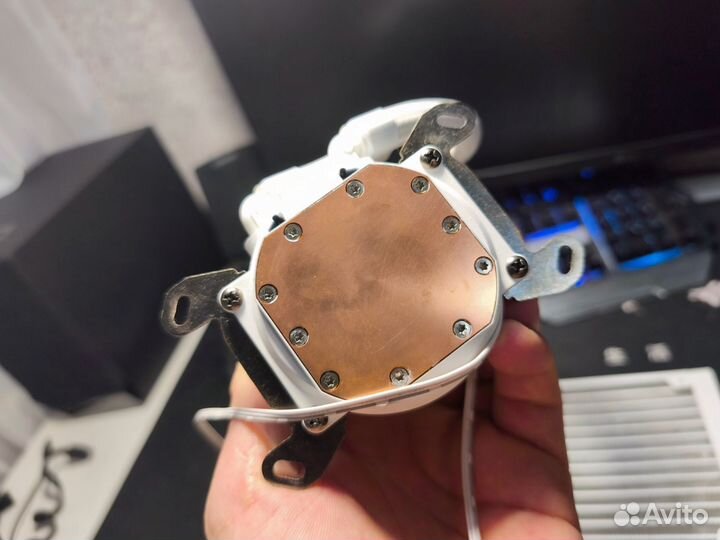 Водяное охлаждение cougar 240, не работает помпа