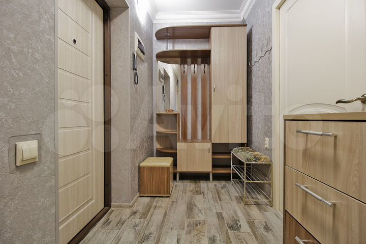 2-к. квартира, 64 м², 2/2 эт.