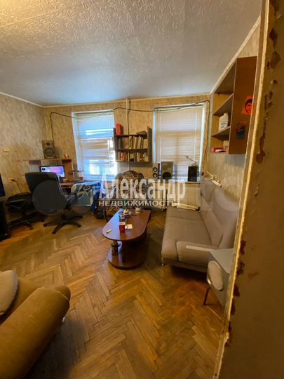 3-к. квартира, 90 м², 4/4 эт.