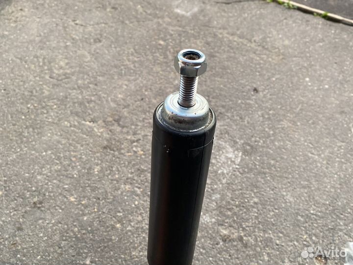 Задние амортизаторы volvo s60 2008г