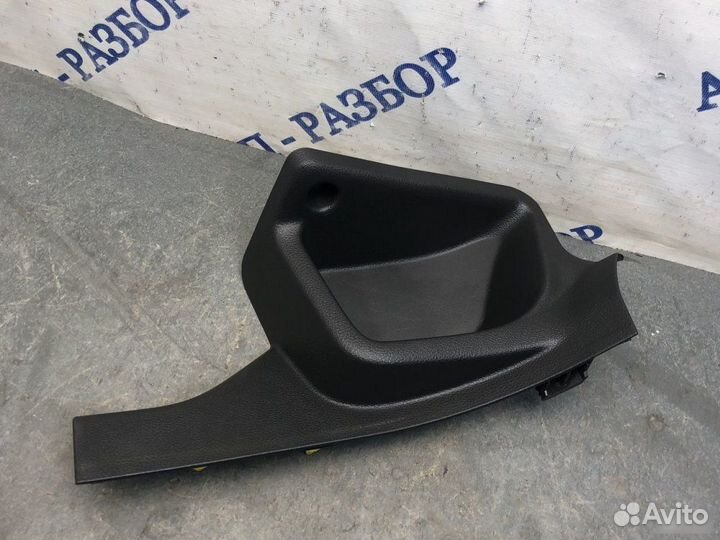 Накладка порога задняя левая Ford Focus 3