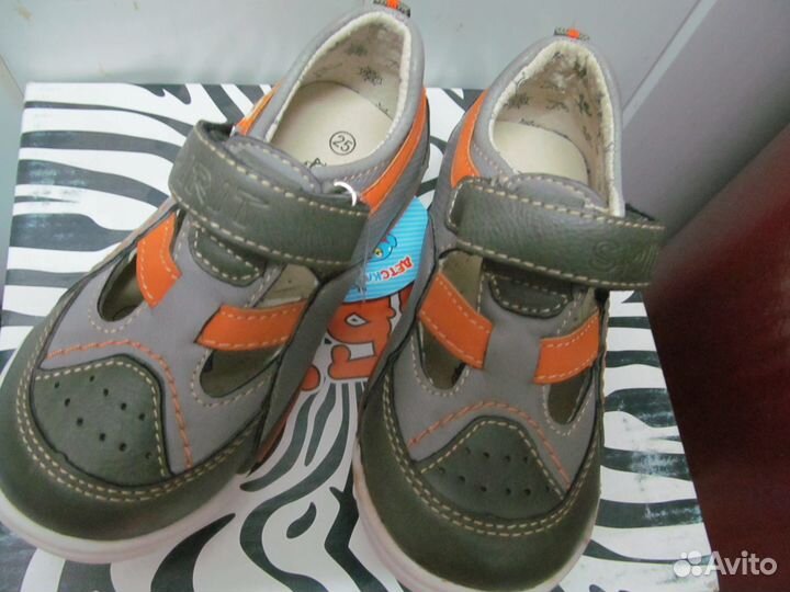 Туфли новые спортивные